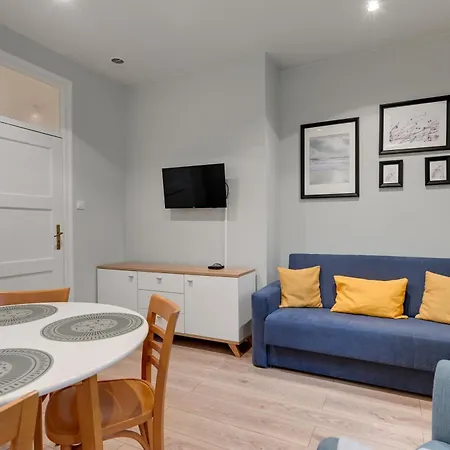 Center 1 By Grand شقة