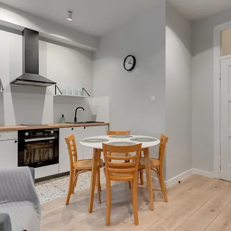 Center 1 By Grand شقة غدينيا