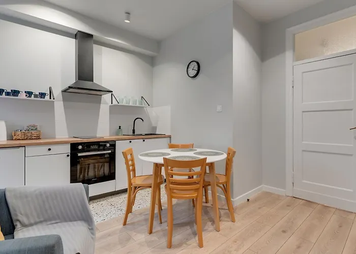 Center 1 By Grand شقة غدينيا