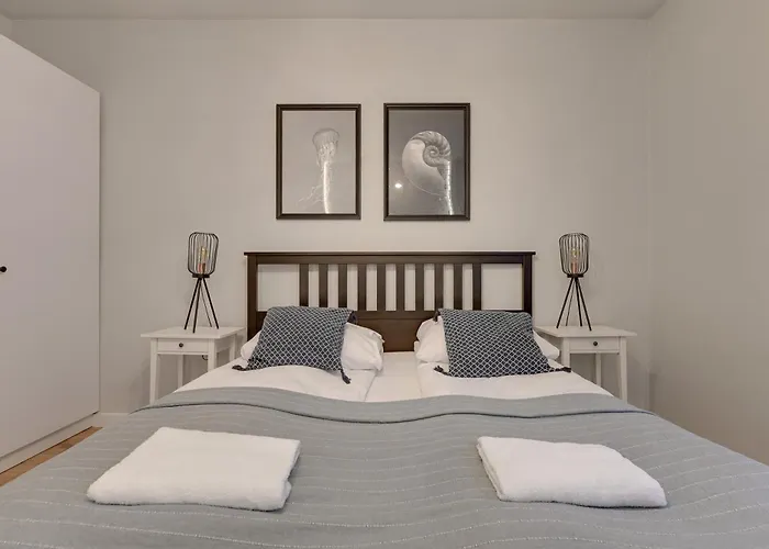 Center 1 By Grand شقة